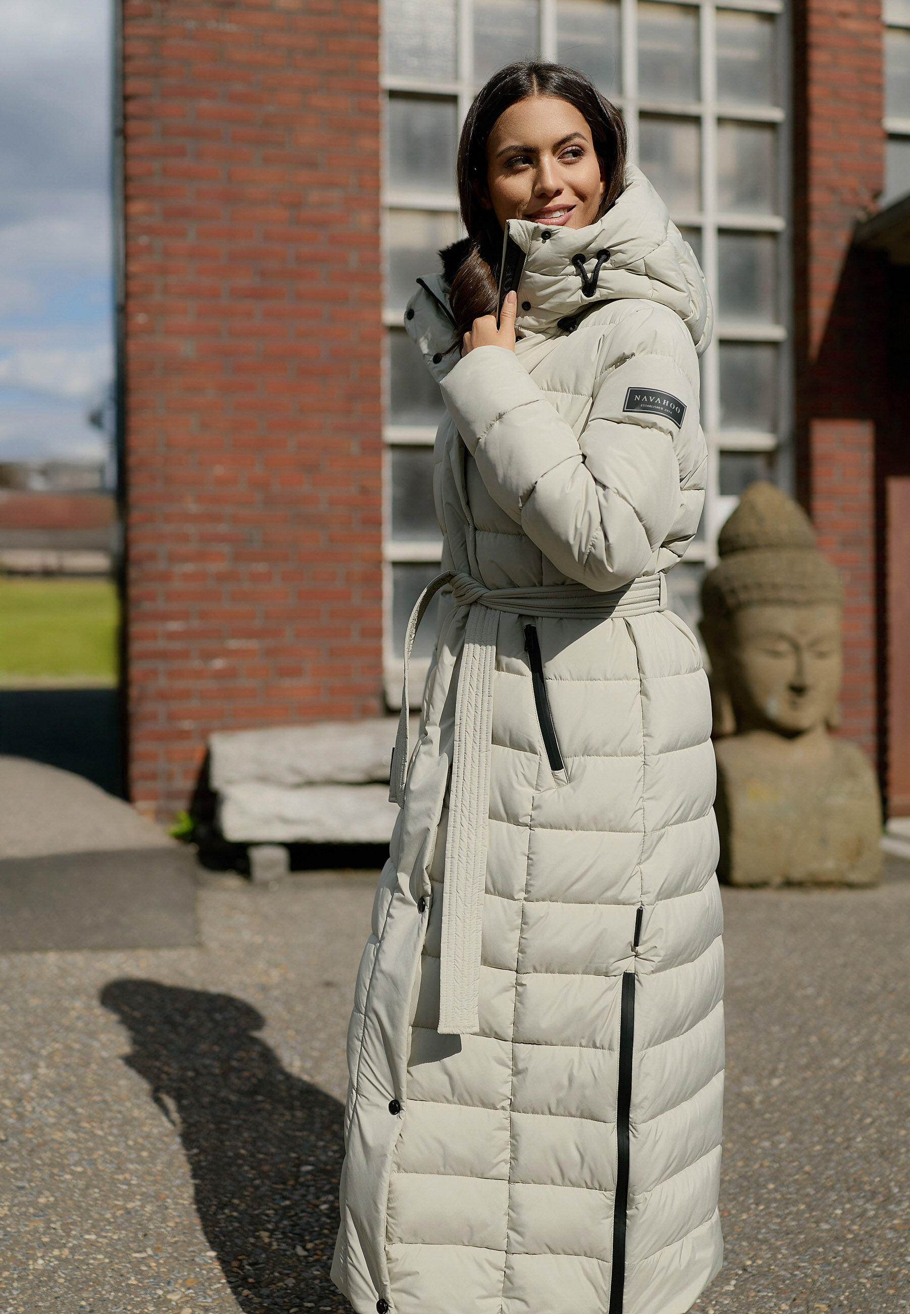 weiß-graue Winterjacke